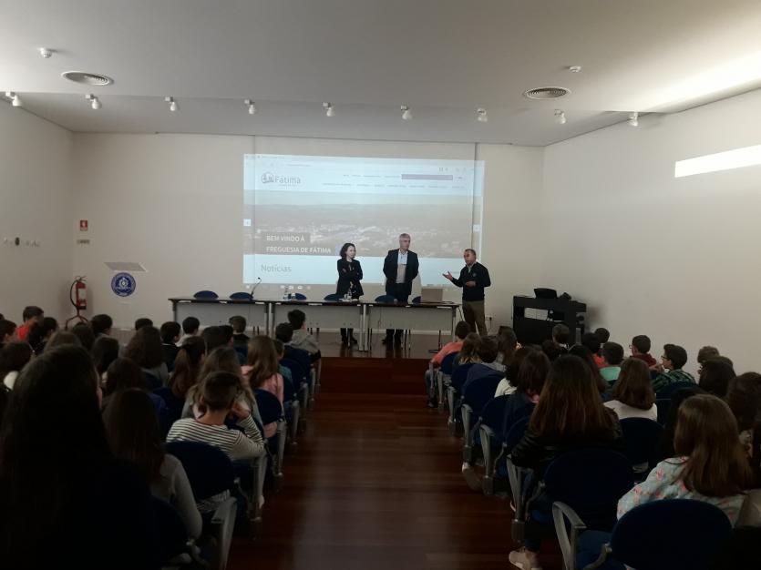 Presidente da Assembleia e da Junta dinamizam ação de formação no Colégio do Sagrado Coração de Maria 