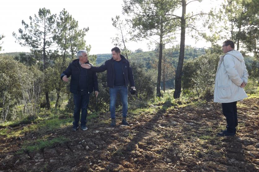 Executivo visita as obras a decorrer no Bairro Nossa Senhora da Conceição 